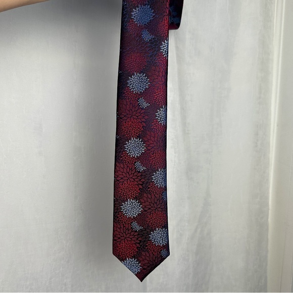 Robert Graham Red & Blue Silk Tie - Picture 12 of 14